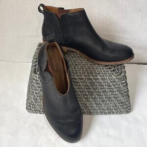 Kork- Ease Velma Chelsea Ankle Black Leather Boots Slip On Black Sz 6.5